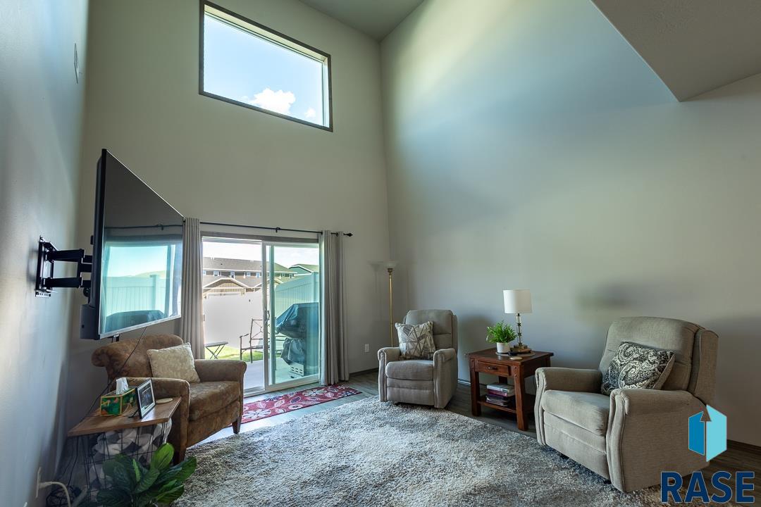 5902 S Whisper Creek Pl