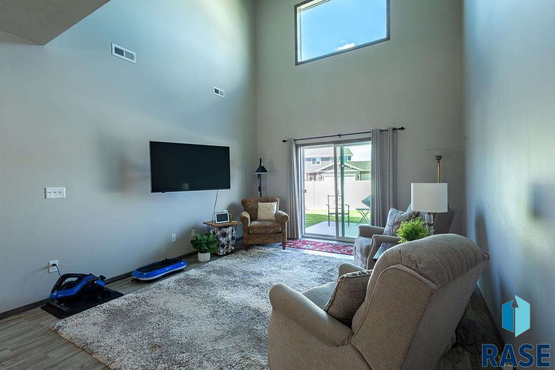 5902 S Whisper Creek Pl