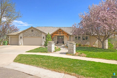 Homes For Sale - 4800 S Caraway Circle<br/> Lincoln County, Sioux Falls, SD 57108