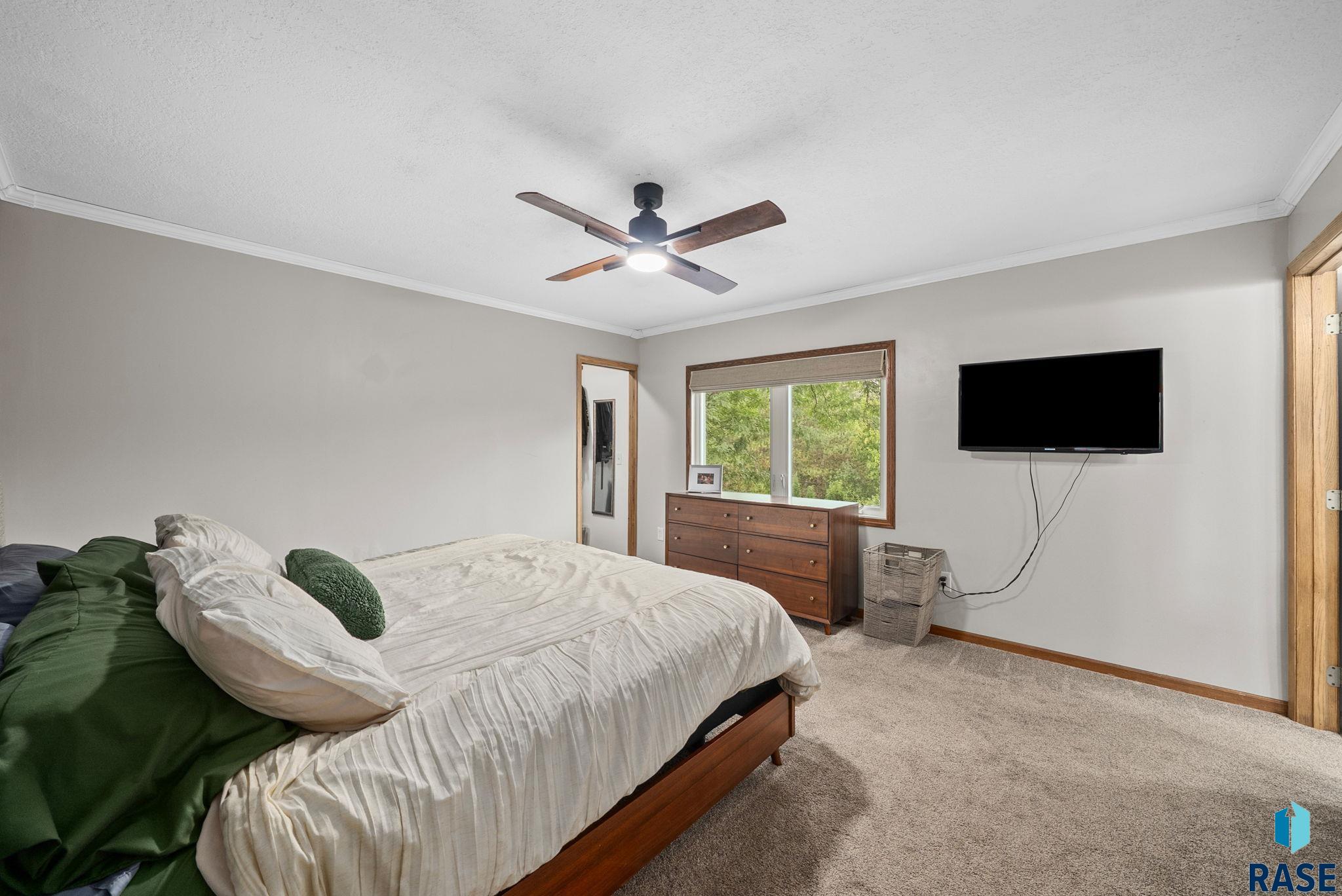 Sioux Falls, South Dakota 57105, United States, 4 Bedrooms Bedrooms, ,3 BathroomsBathrooms,Residential,Active,186542