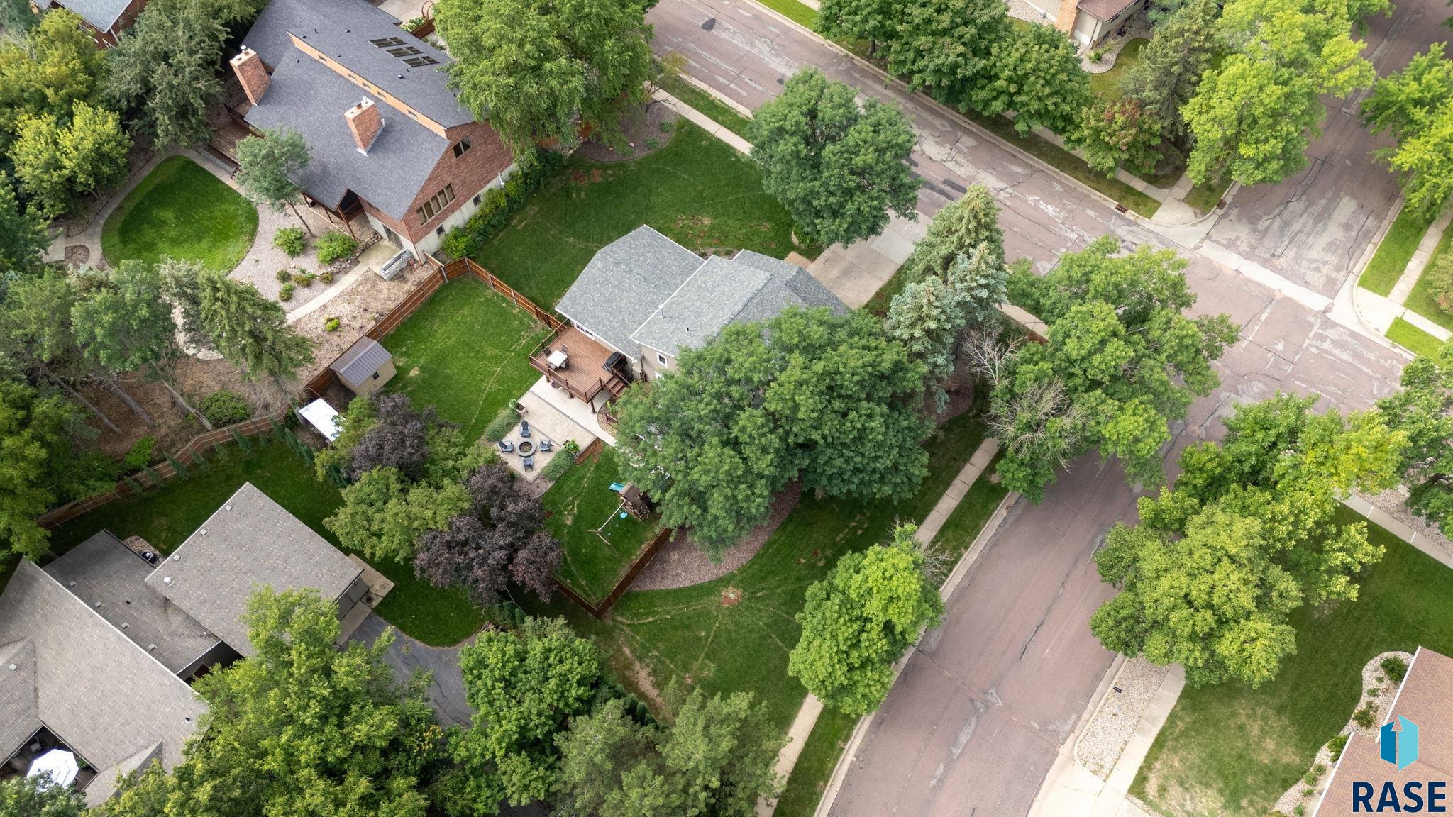 Sioux Falls, South Dakota 57105, United States, 4 Bedrooms Bedrooms, ,3 BathroomsBathrooms,Residential,Active,186542