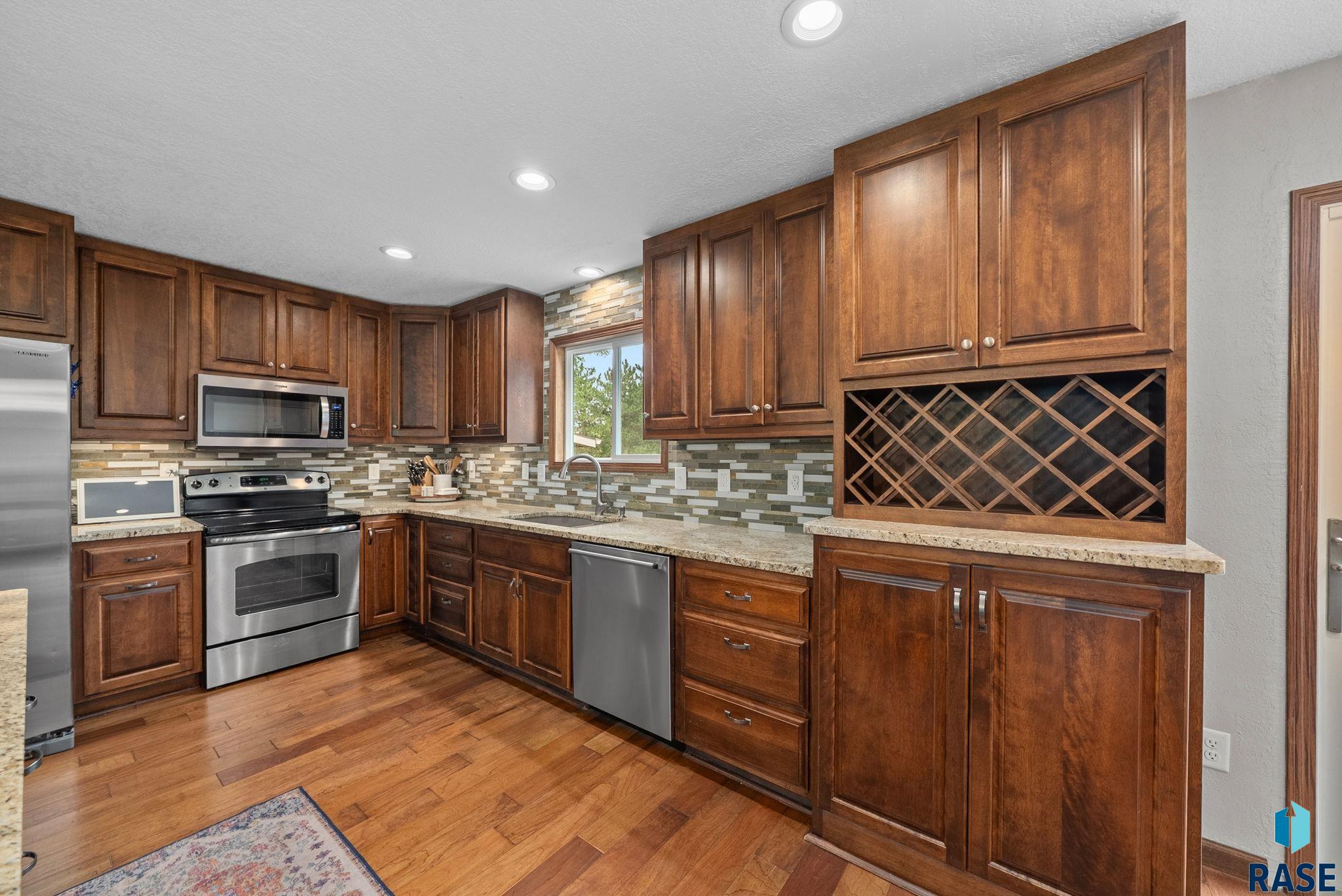 Sioux Falls, South Dakota 57105, United States, 4 Bedrooms Bedrooms, ,3 BathroomsBathrooms,Residential,Active,186542