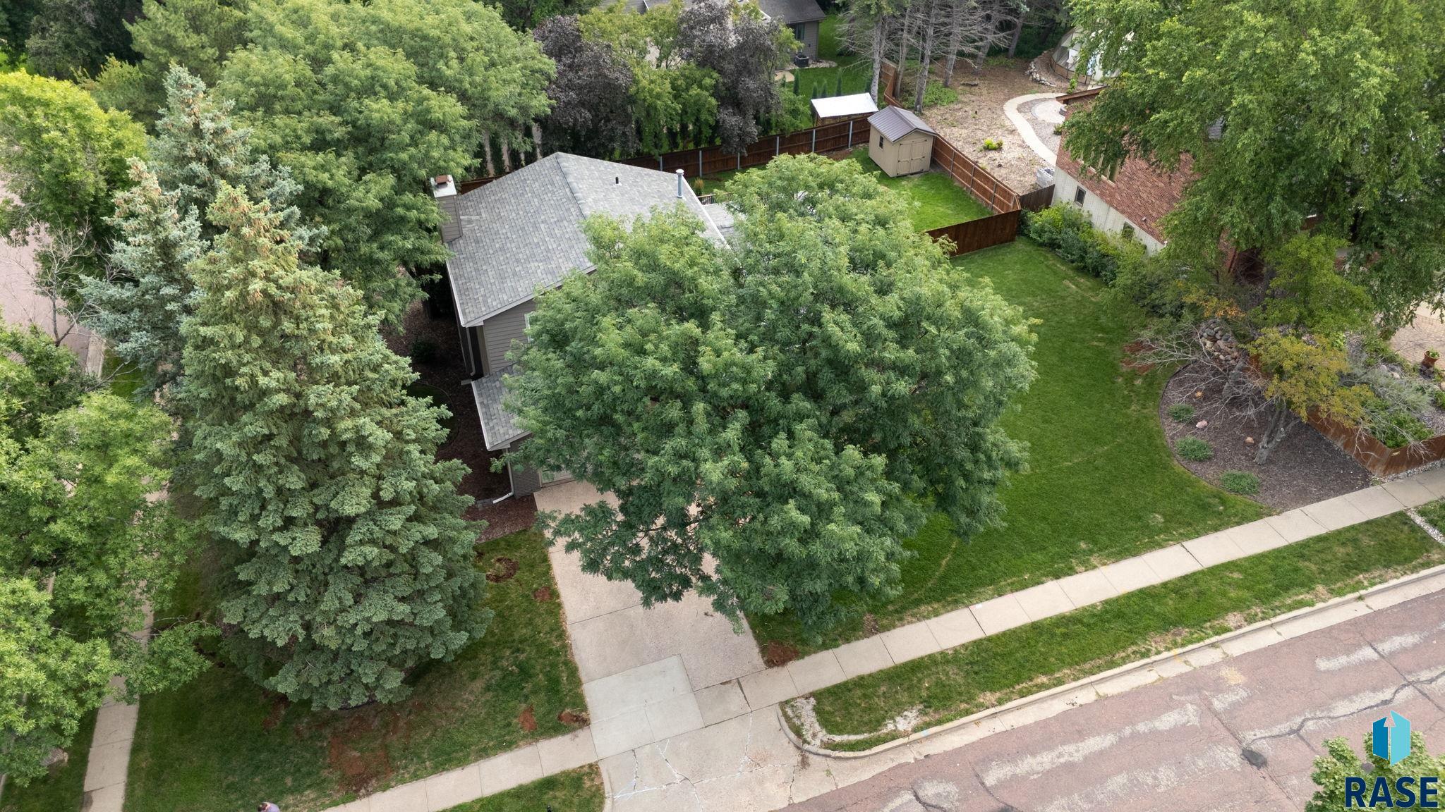 Sioux Falls, South Dakota 57105, United States, 4 Bedrooms Bedrooms, ,3 BathroomsBathrooms,Residential,Active,186542