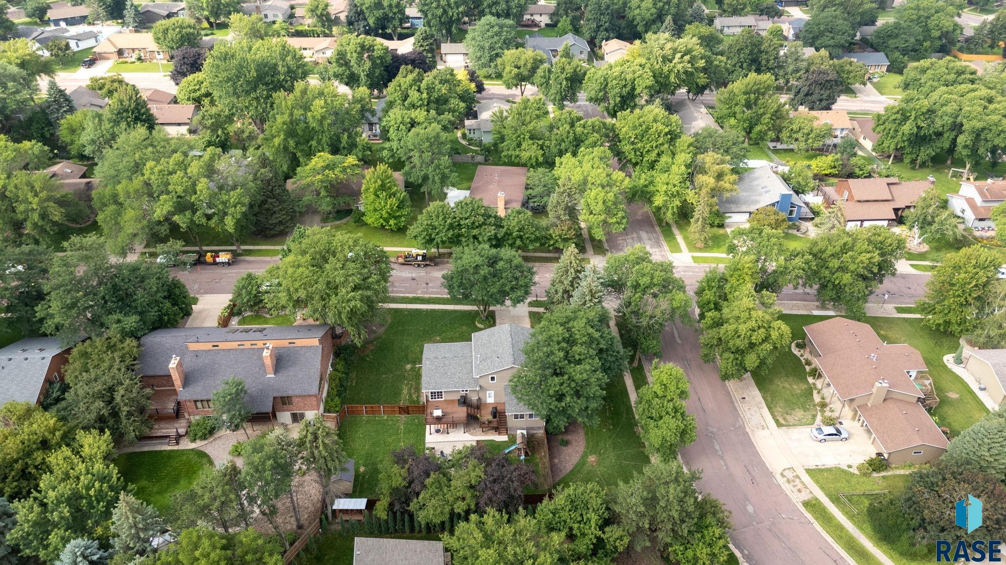 Sioux Falls, South Dakota 57105, United States, 4 Bedrooms Bedrooms, ,3 BathroomsBathrooms,Residential,Active,186542