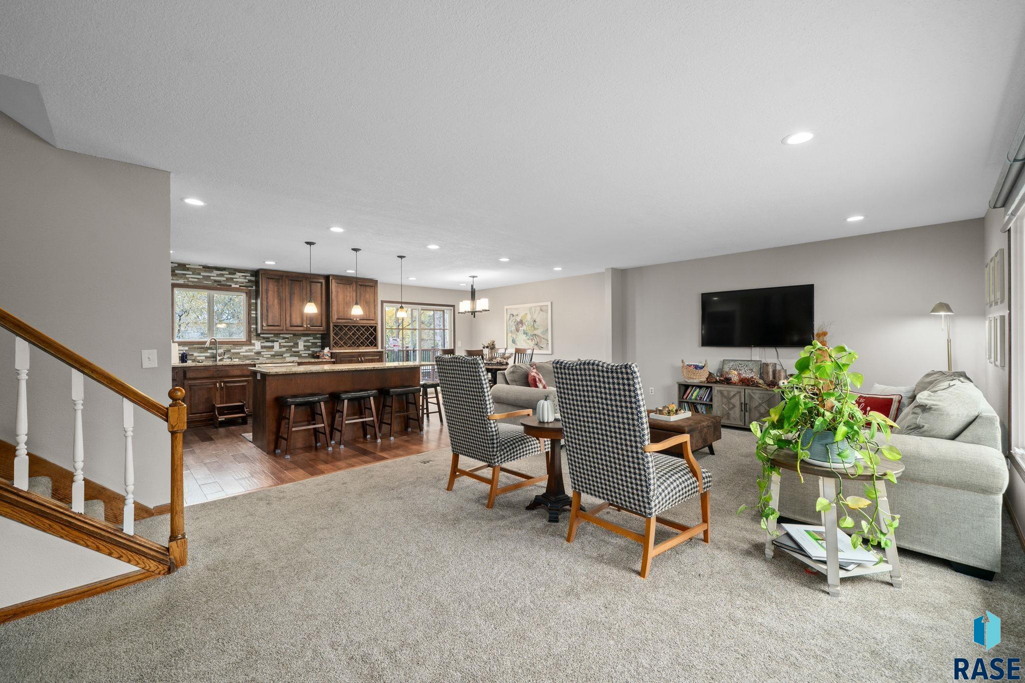 Sioux Falls, South Dakota 57105, United States, 4 Bedrooms Bedrooms, ,3 BathroomsBathrooms,Residential,Active,186542