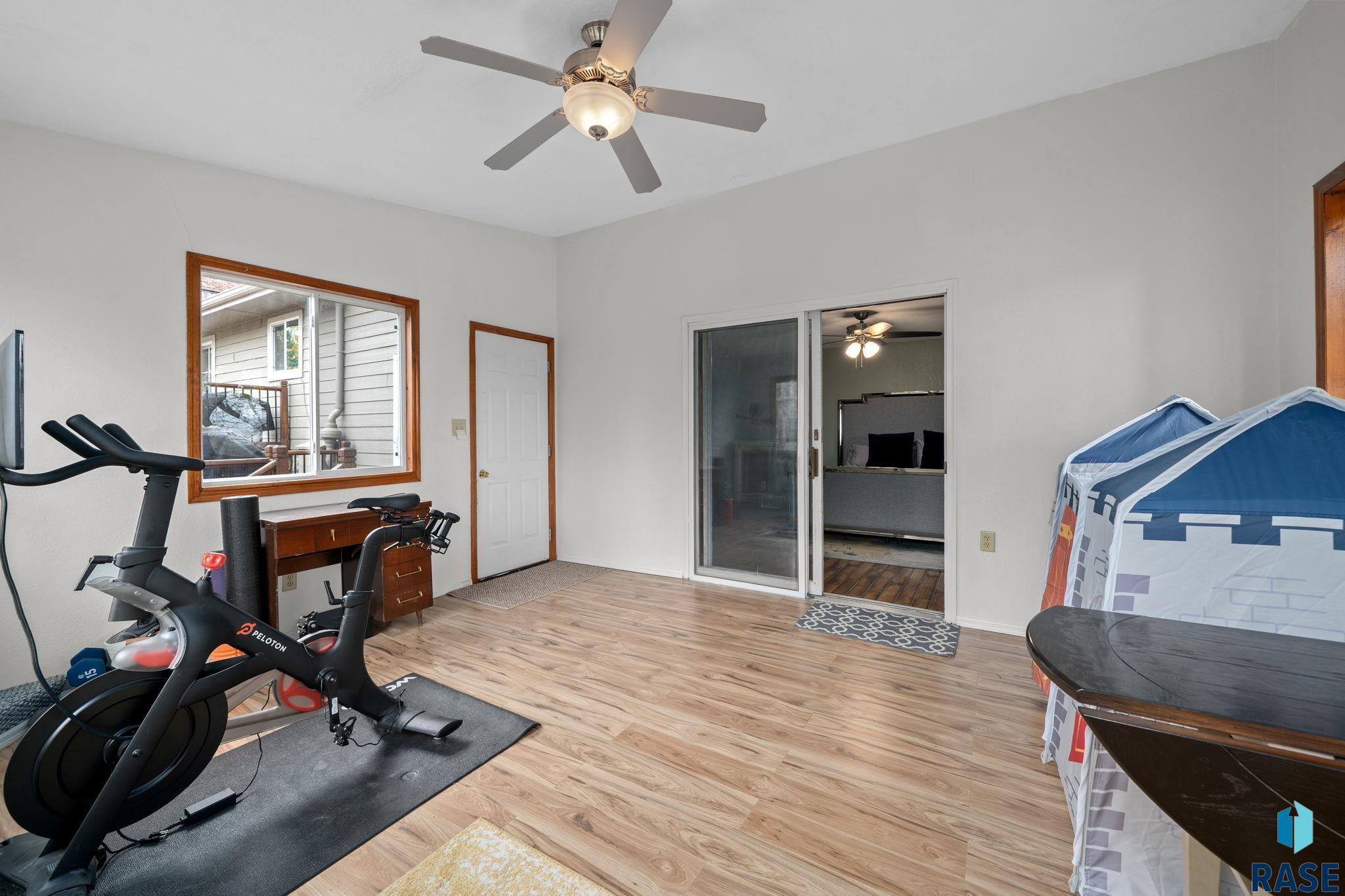 Sioux Falls, South Dakota 57105, United States, 4 Bedrooms Bedrooms, ,3 BathroomsBathrooms,Residential,Active,186542