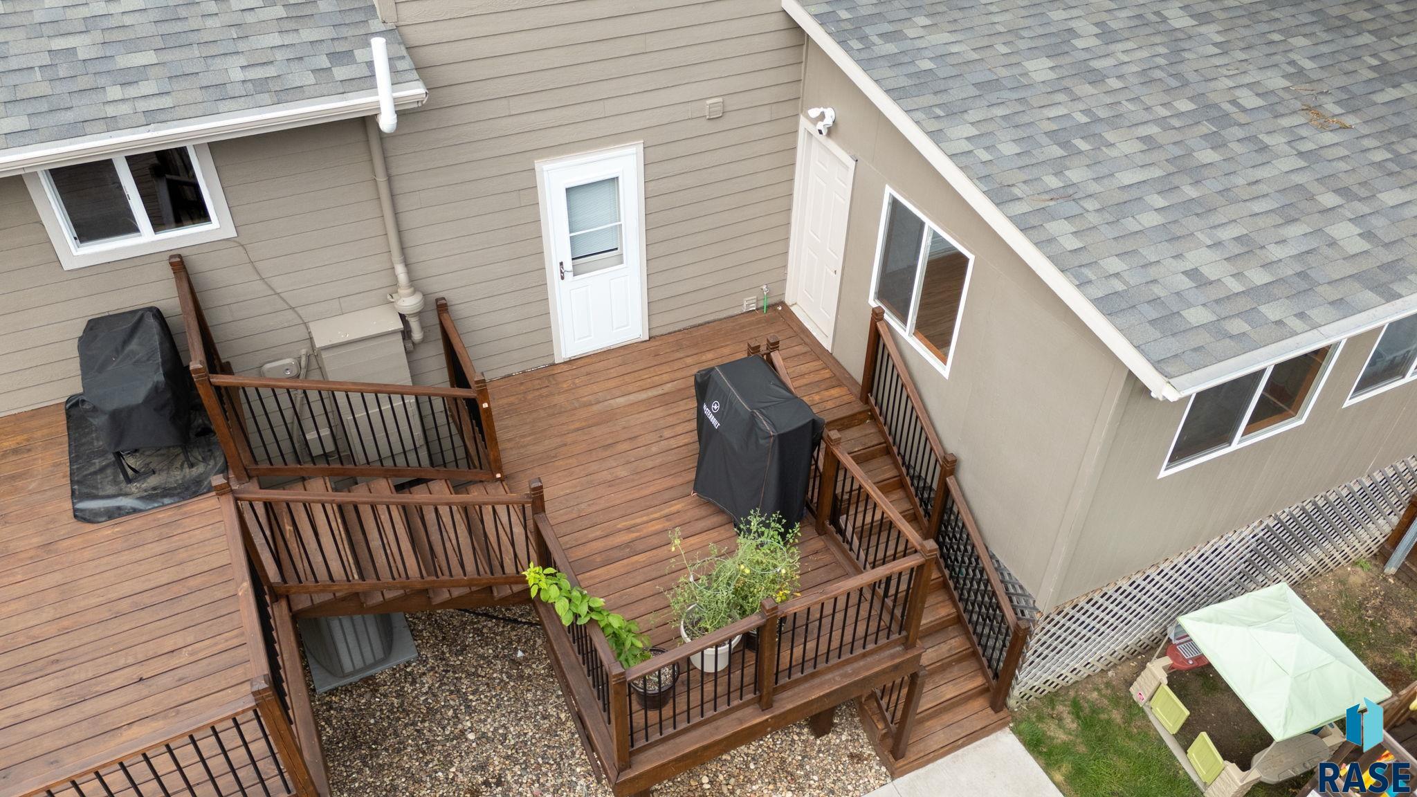 Sioux Falls, South Dakota 57105, United States, 4 Bedrooms Bedrooms, ,3 BathroomsBathrooms,Residential,Active,186542