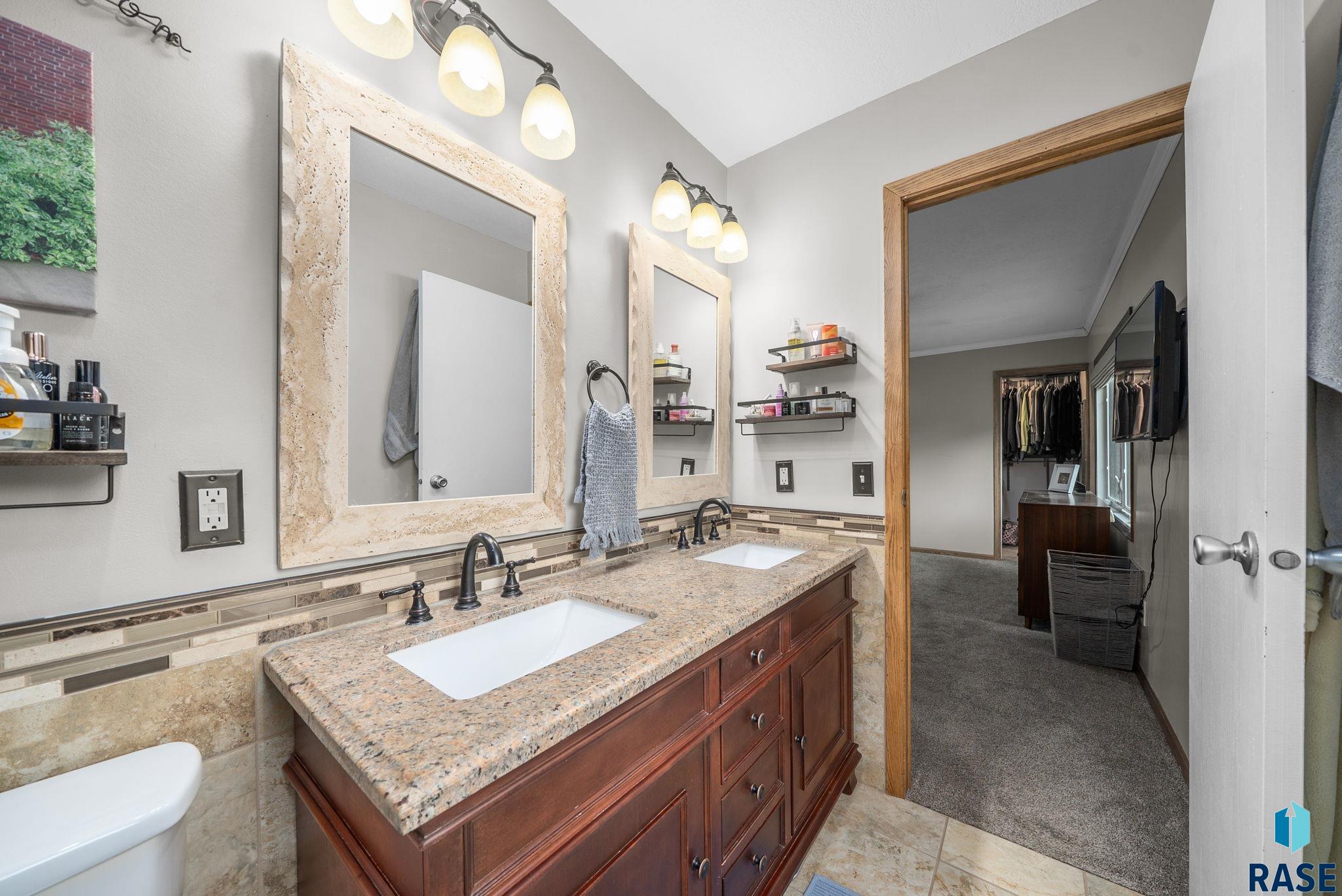 Sioux Falls, South Dakota 57105, United States, 4 Bedrooms Bedrooms, ,3 BathroomsBathrooms,Residential,Active,186542