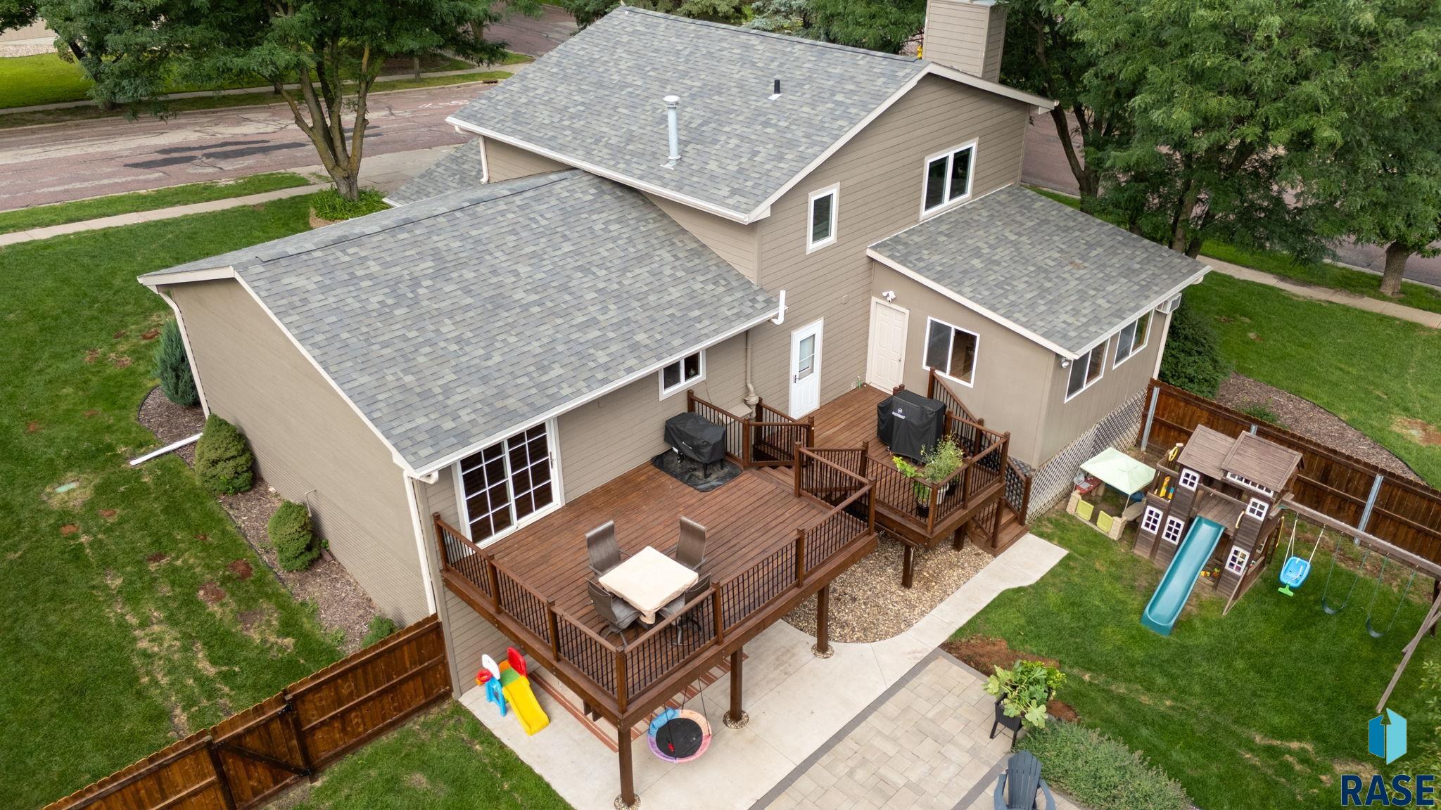 Sioux Falls, South Dakota 57105, United States, 4 Bedrooms Bedrooms, ,3 BathroomsBathrooms,Residential,Active,186542