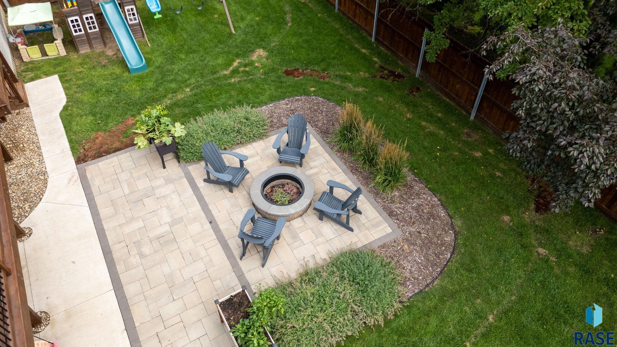 Sioux Falls, South Dakota 57105, United States, 4 Bedrooms Bedrooms, ,3 BathroomsBathrooms,Residential,Active,186542