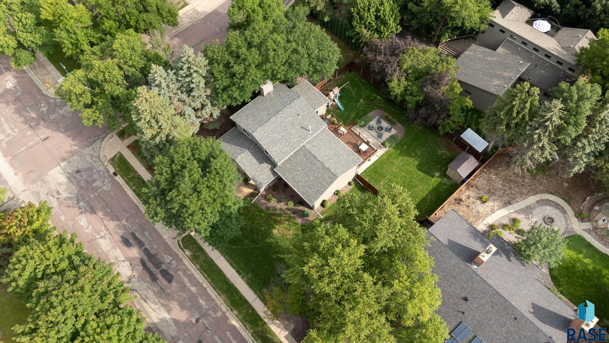 Sioux Falls, South Dakota 57105, United States, 4 Bedrooms Bedrooms, ,3 BathroomsBathrooms,Residential,Active,186542