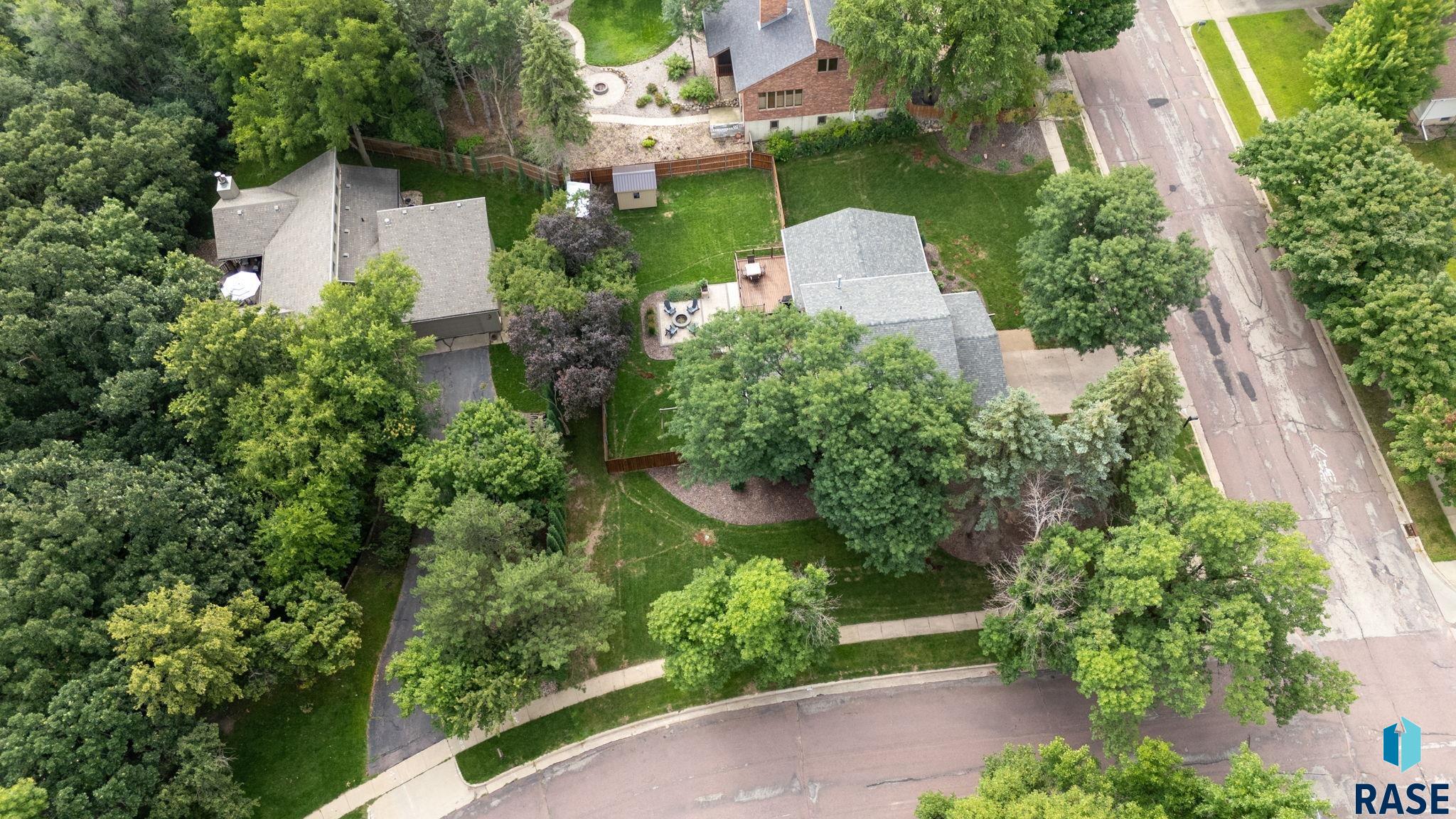 Sioux Falls, South Dakota 57105, United States, 4 Bedrooms Bedrooms, ,3 BathroomsBathrooms,Residential,Active,186542