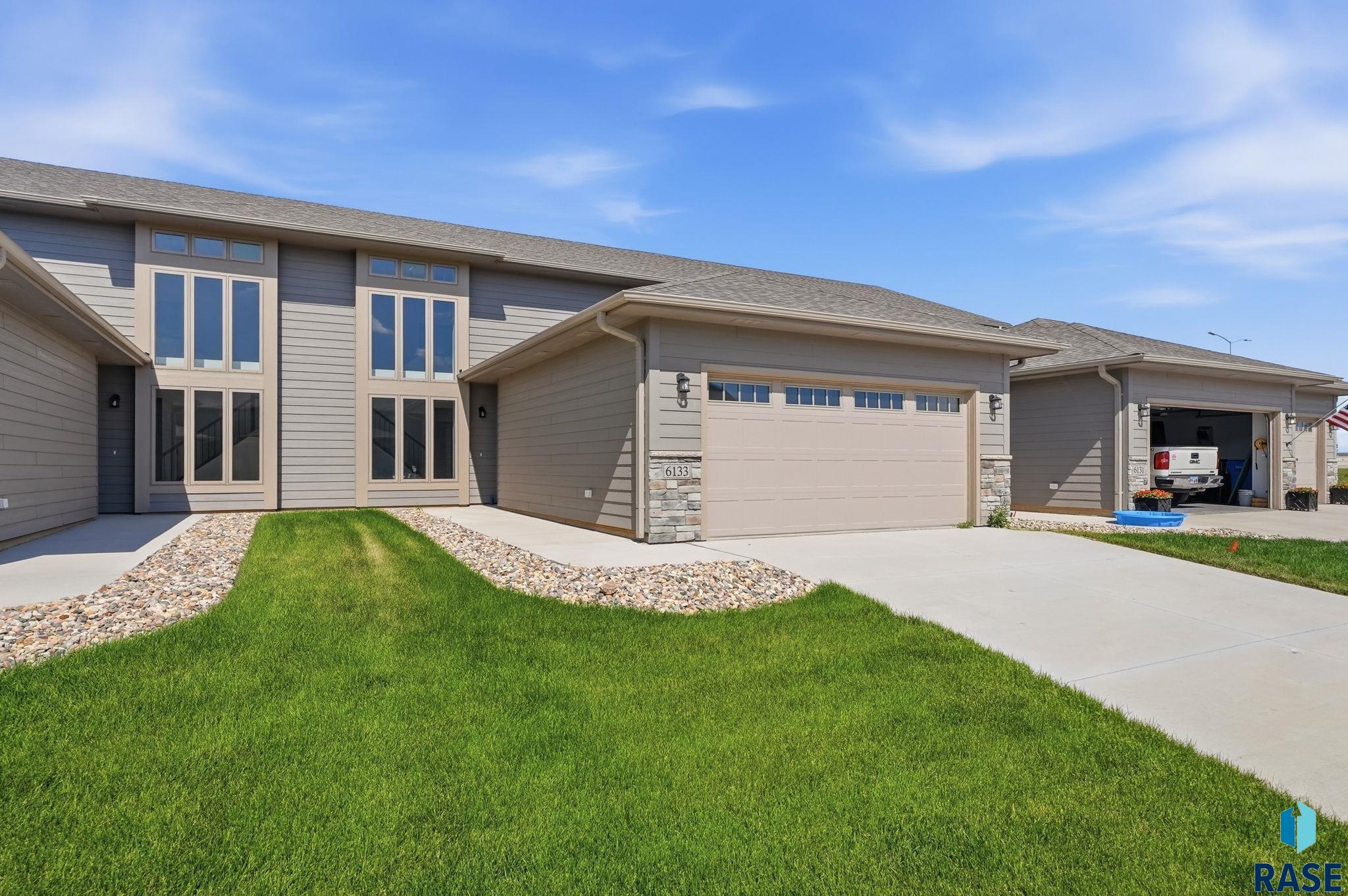 Photo 1 of 28 — 6133 S Bison Pl, Sioux Falls, SD 57108