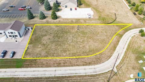 Photo of 708 N Splitrock Blvd, Brandon, SD 57005 (MLS # 22606173)