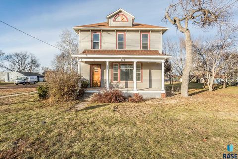 Homes For Sale - 200 E 3rd Street<br/> Worthing, SD 57077