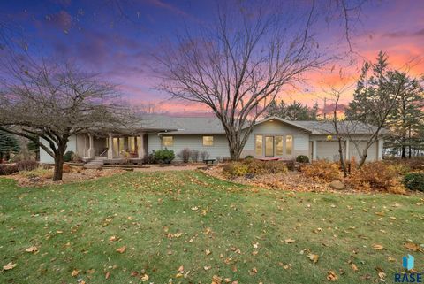 Homes For Sale - 25787 N Kiwanis Avenue<br/> Renner, SD 57055
