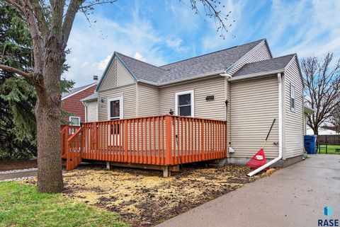 Photo of 3019 N Presentation Ct, Sioux Falls, SD 57104 (MLS # 22602984)