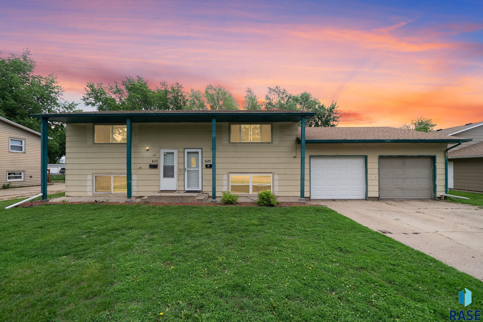 Photo 1 of 51 — 622 N Garfield Ave, Sioux Falls, SD 57104