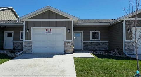 Photo of 9205 W Ark Pl, Sioux Falls, SD 57106 (MLS # 22604629)