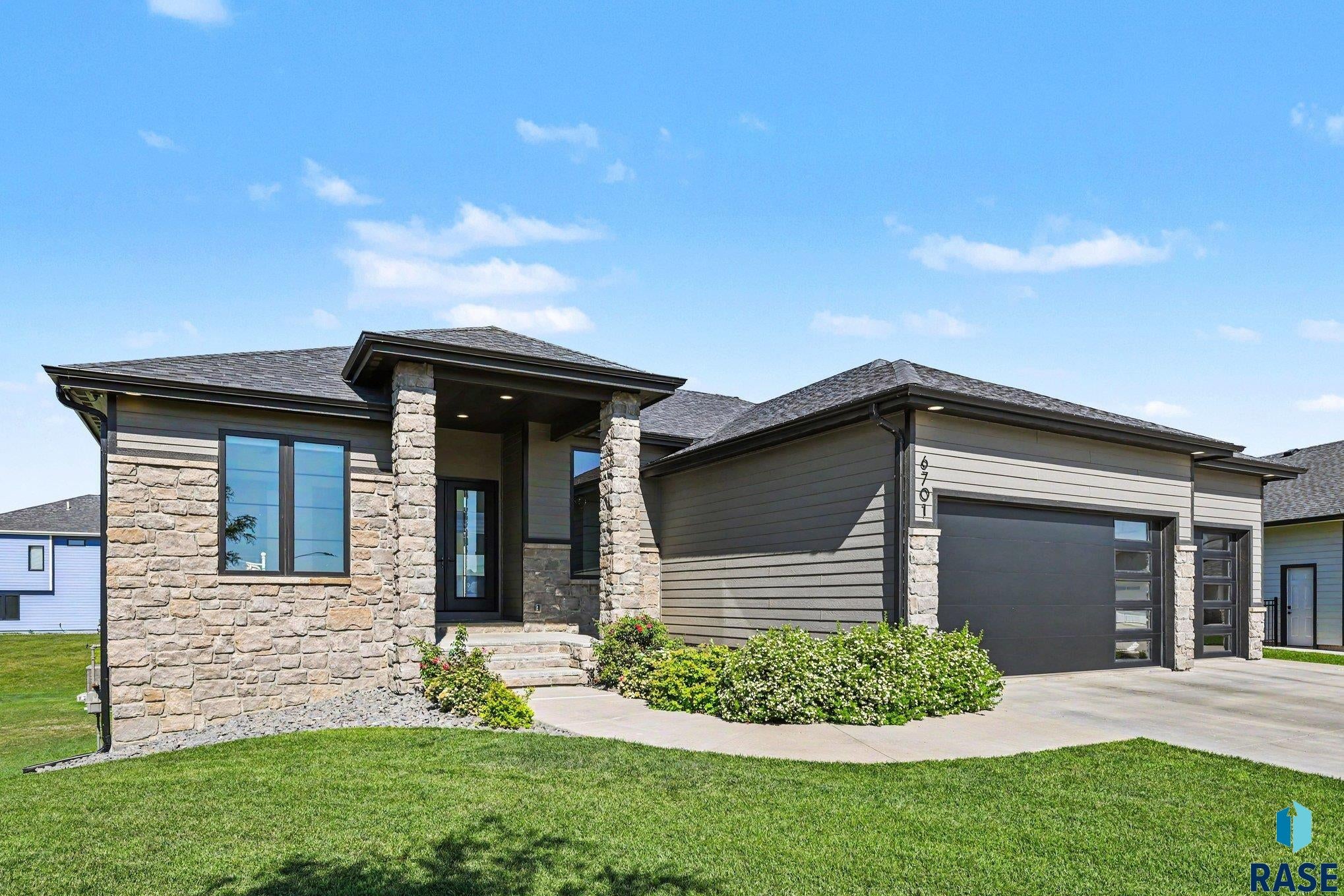 6701 E Spitfire Cir