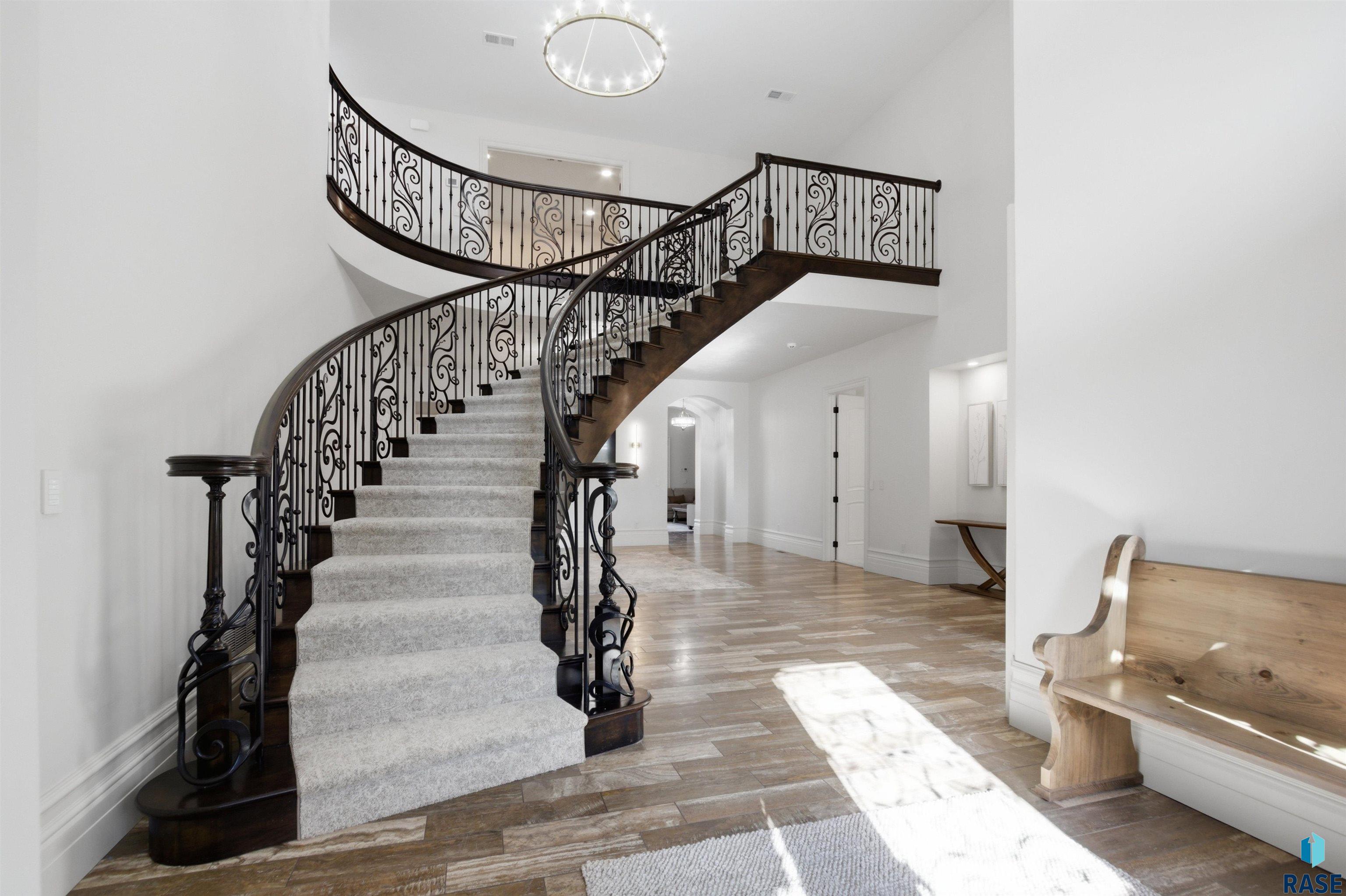 217 W 77th St