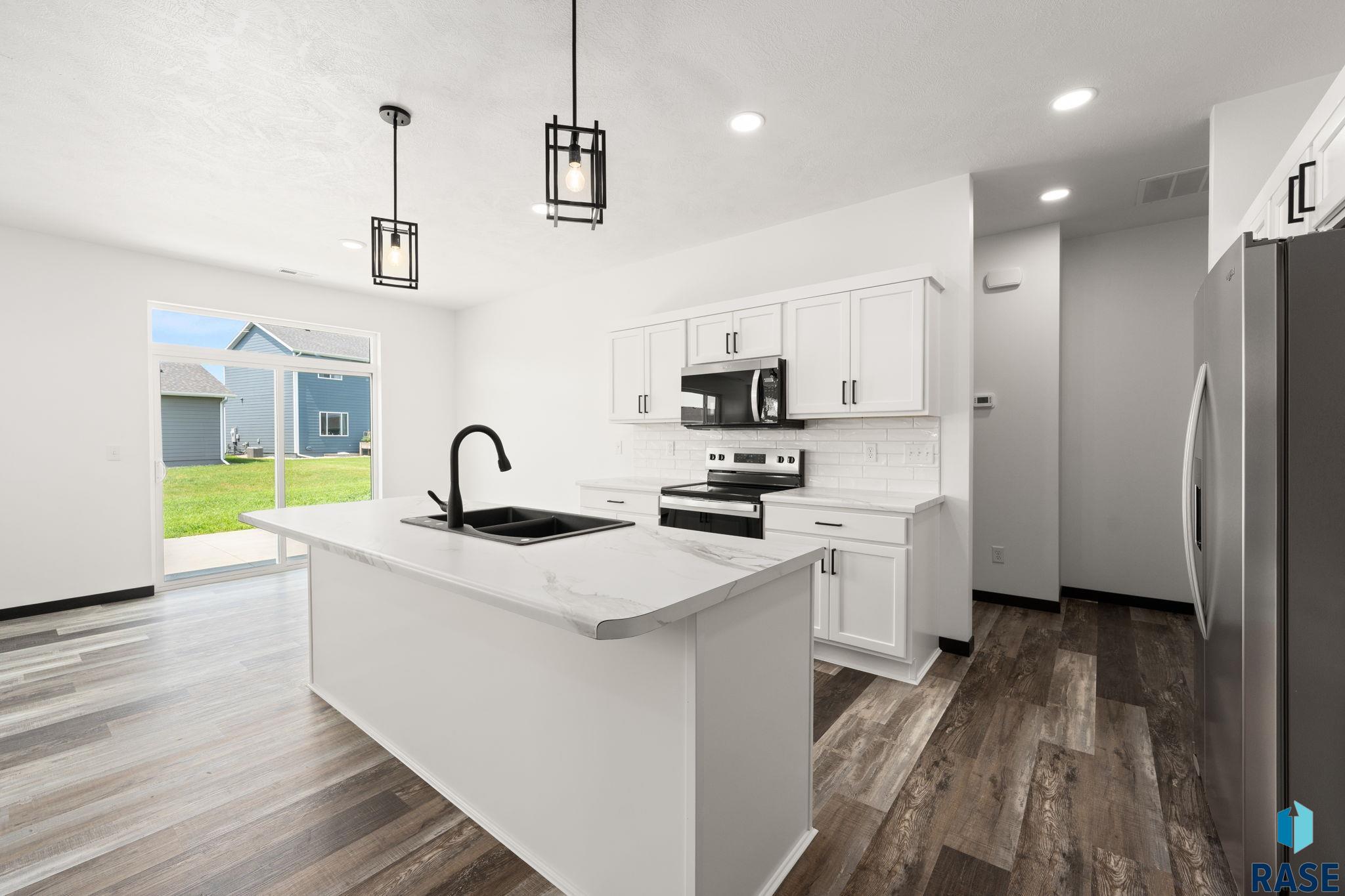 260 Lydia Ct