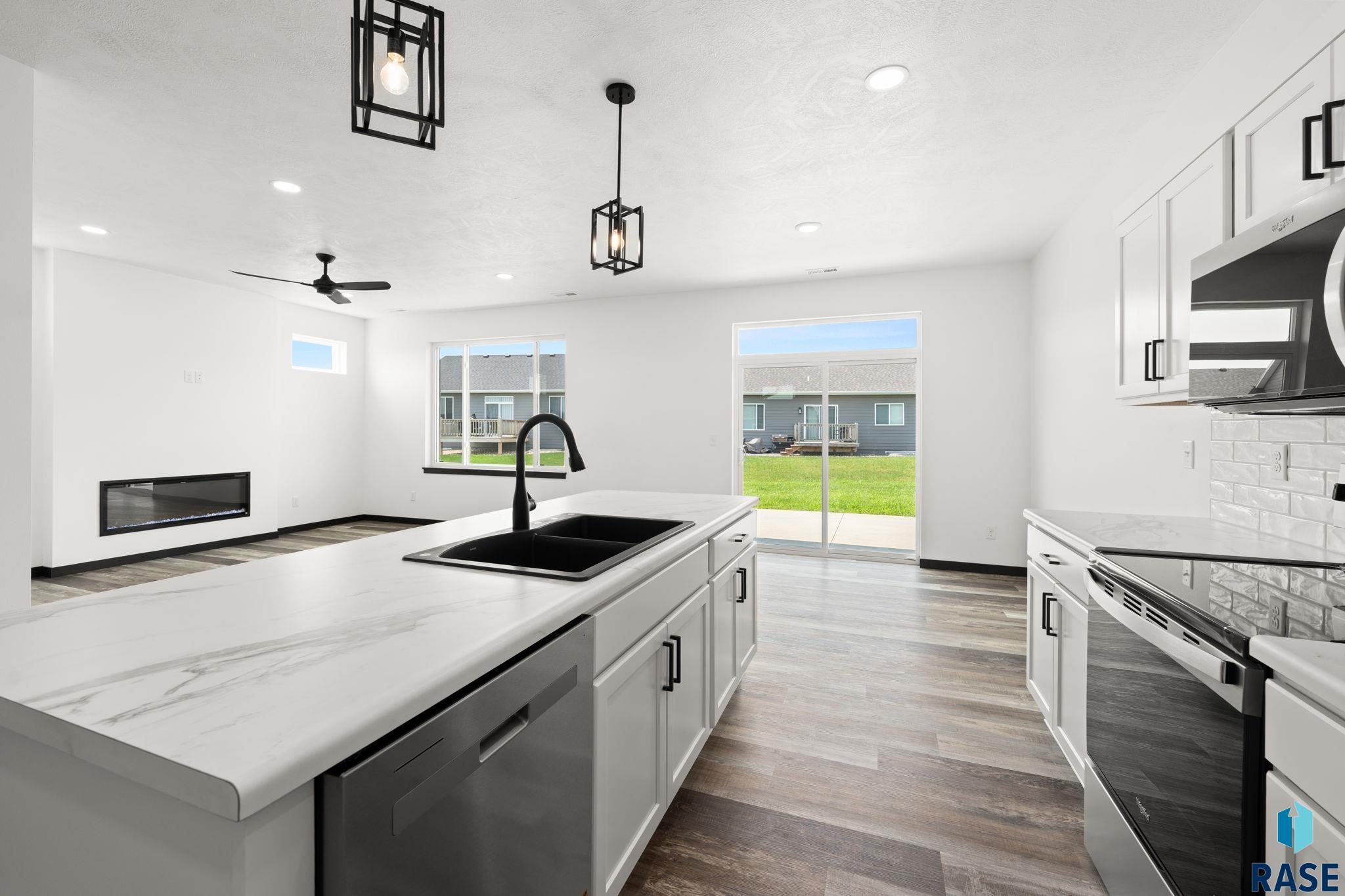 260 Lydia Ct
