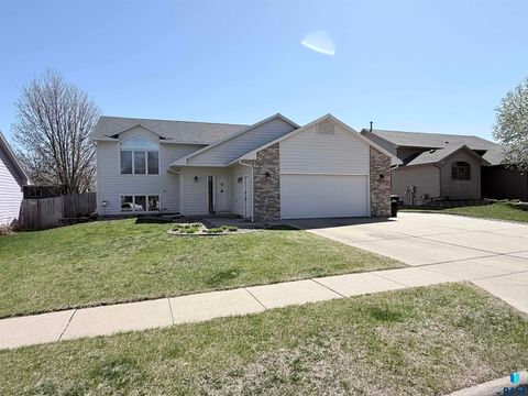 Photo of 6400 S Crane Ave, Sioux Falls, SD 57108 (MLS # 22602784)