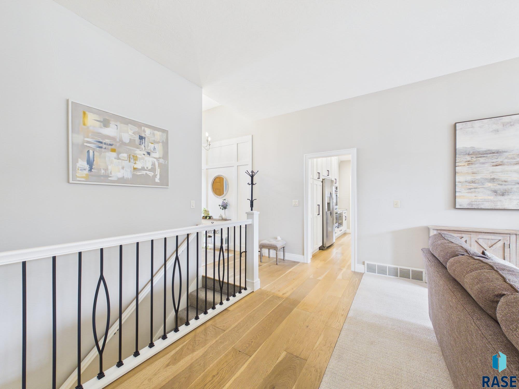 112 W St Andrews Dr