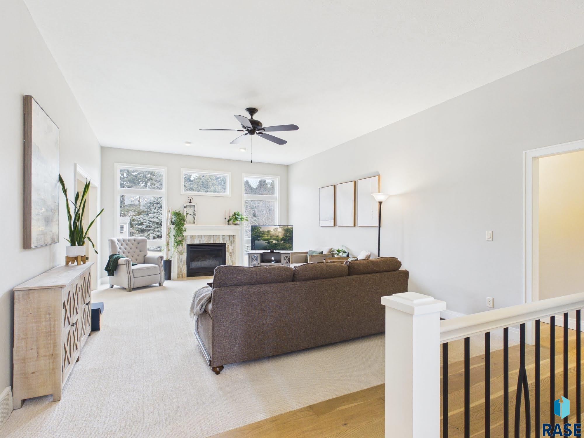 112 W St Andrews Dr