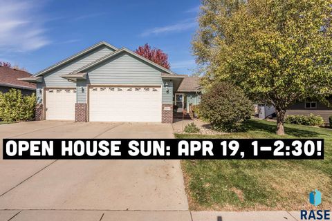 Photo of 4904 E Tiger Lilly St, Sioux Falls, SD 57110 (MLS # 22602666)