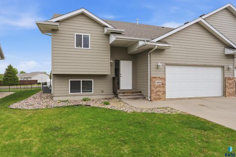 Townhouse For Sale - 3606 W Hughes Place<br/> Sioux Falls, SD 57108