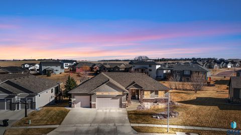 Photo of 1920 S Firefly Dr, Sioux Falls, SD 57110 (MLS # 22602757)