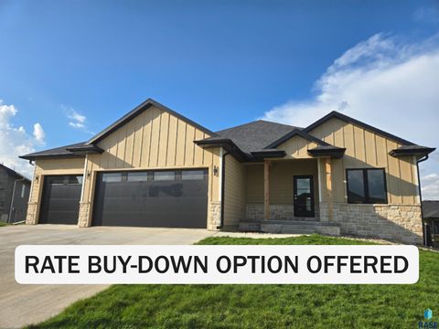 Photo of 8412 E Spearfish Ct, Sioux Falls, SD 57110 (MLS # 22602223)