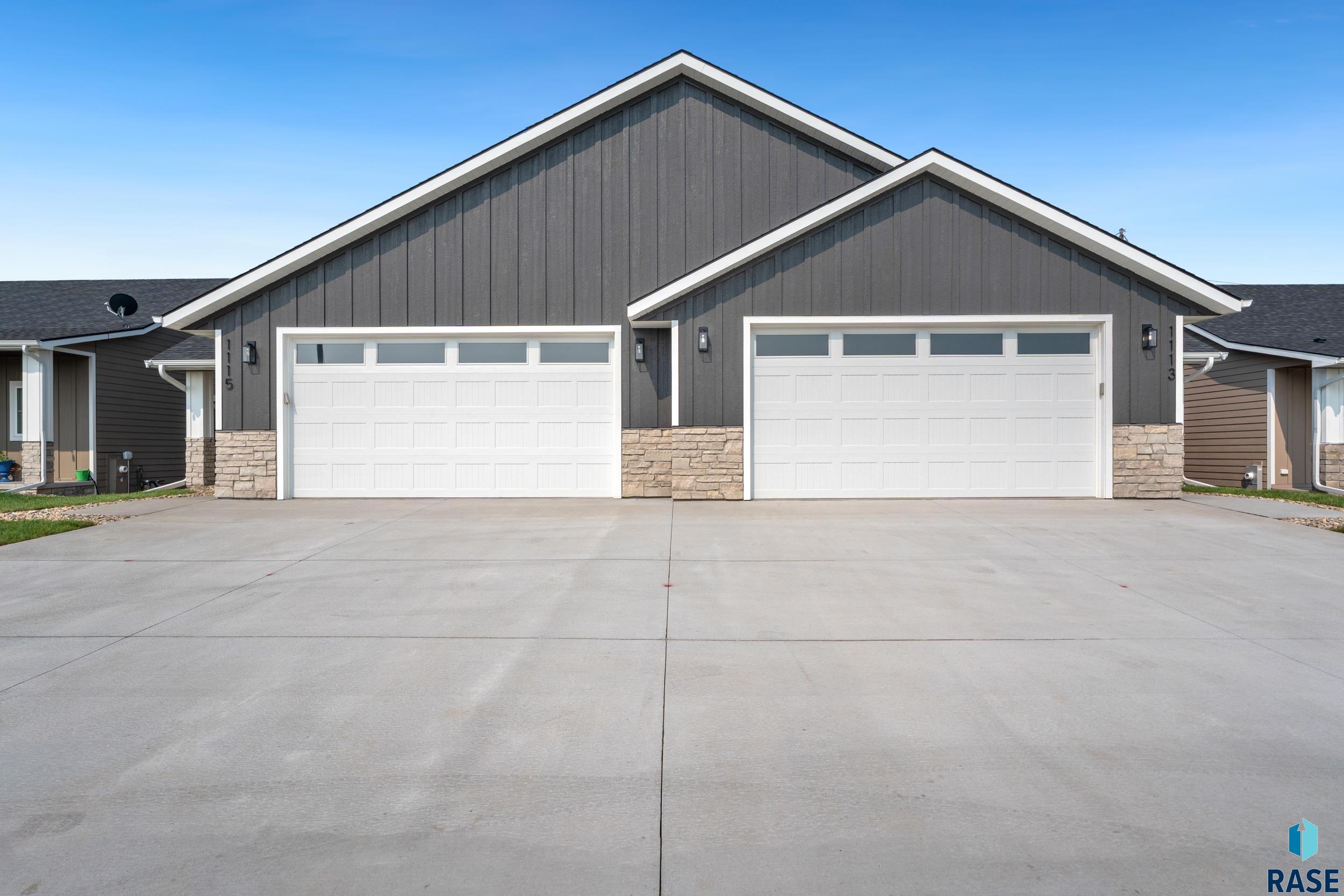 Photo 1 of 88 — 1113 S Foss Ave, Sioux Falls, SD 57110