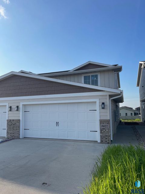 Photo of 9622 W Tunis Dr, Sioux Falls, SD 57106 (MLS # 22602347)