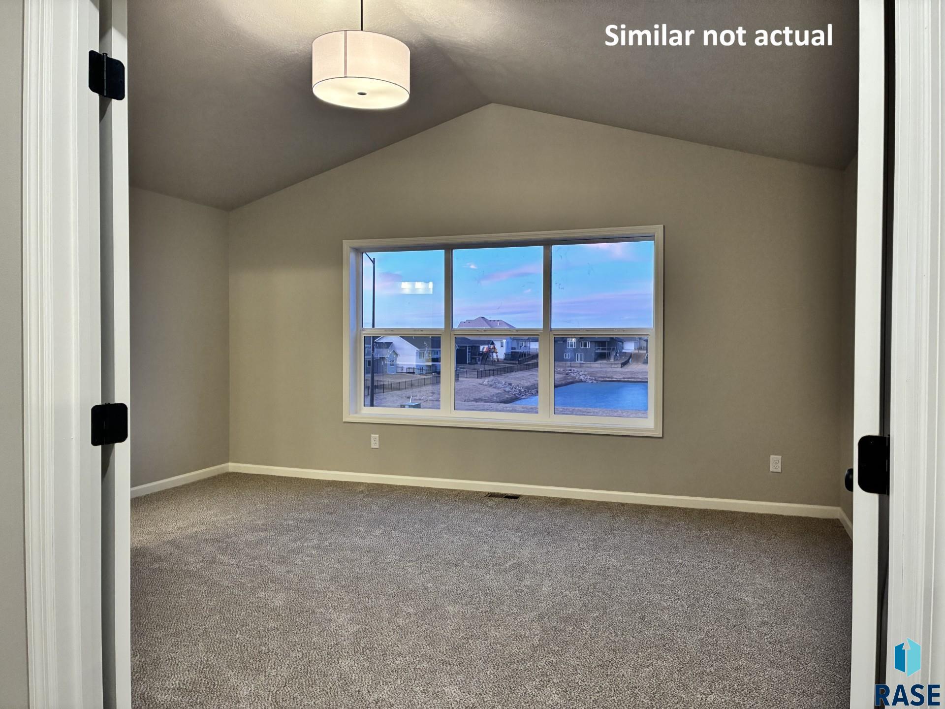 2204 E Alexa St