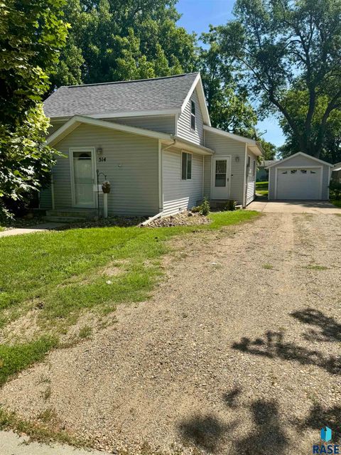 Homes For Sale - 514 N Chicago Ave N Avenue<br/> Madison, SD 57042