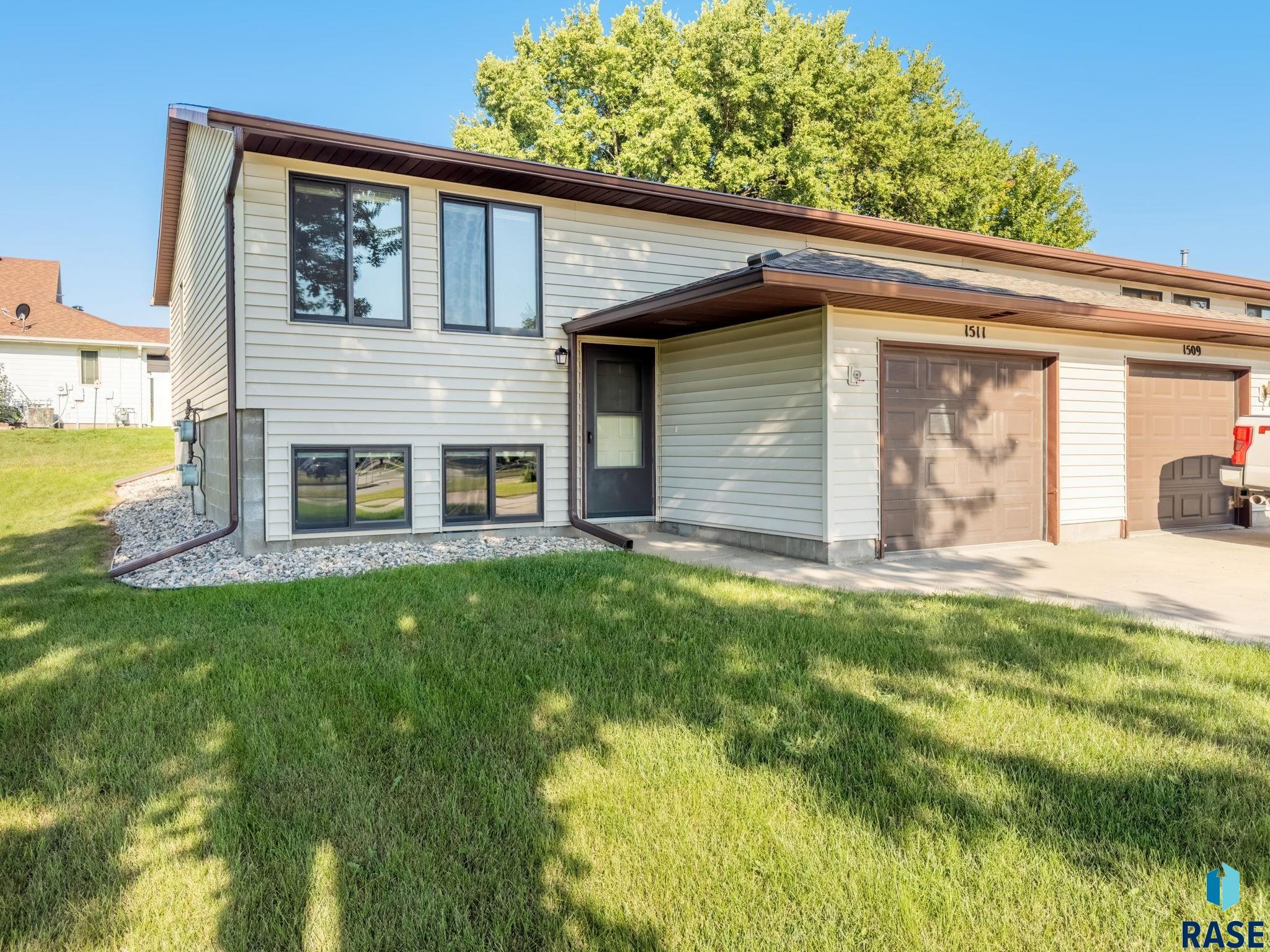 1505 E Cedar Cir