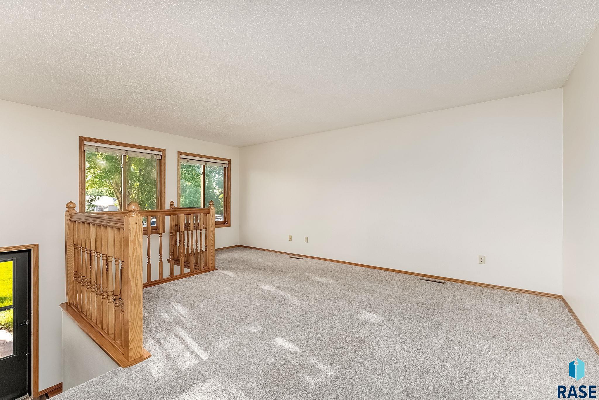 1505 E Cedar Cir