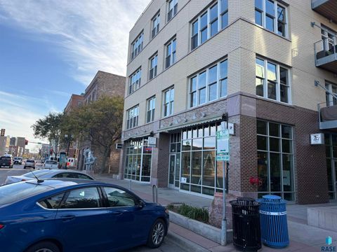 Photo of 421 N Phillips Ave 109 #109, Sioux Falls, SD 57104 (MLS # 22601367)