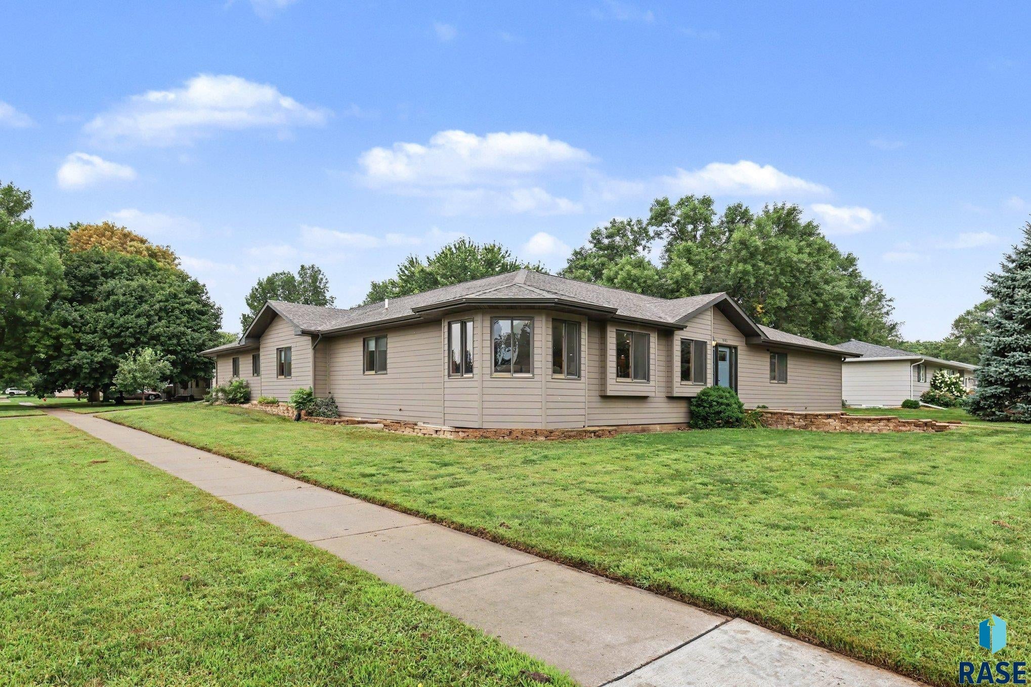 905 N Union Ave - Photo 2