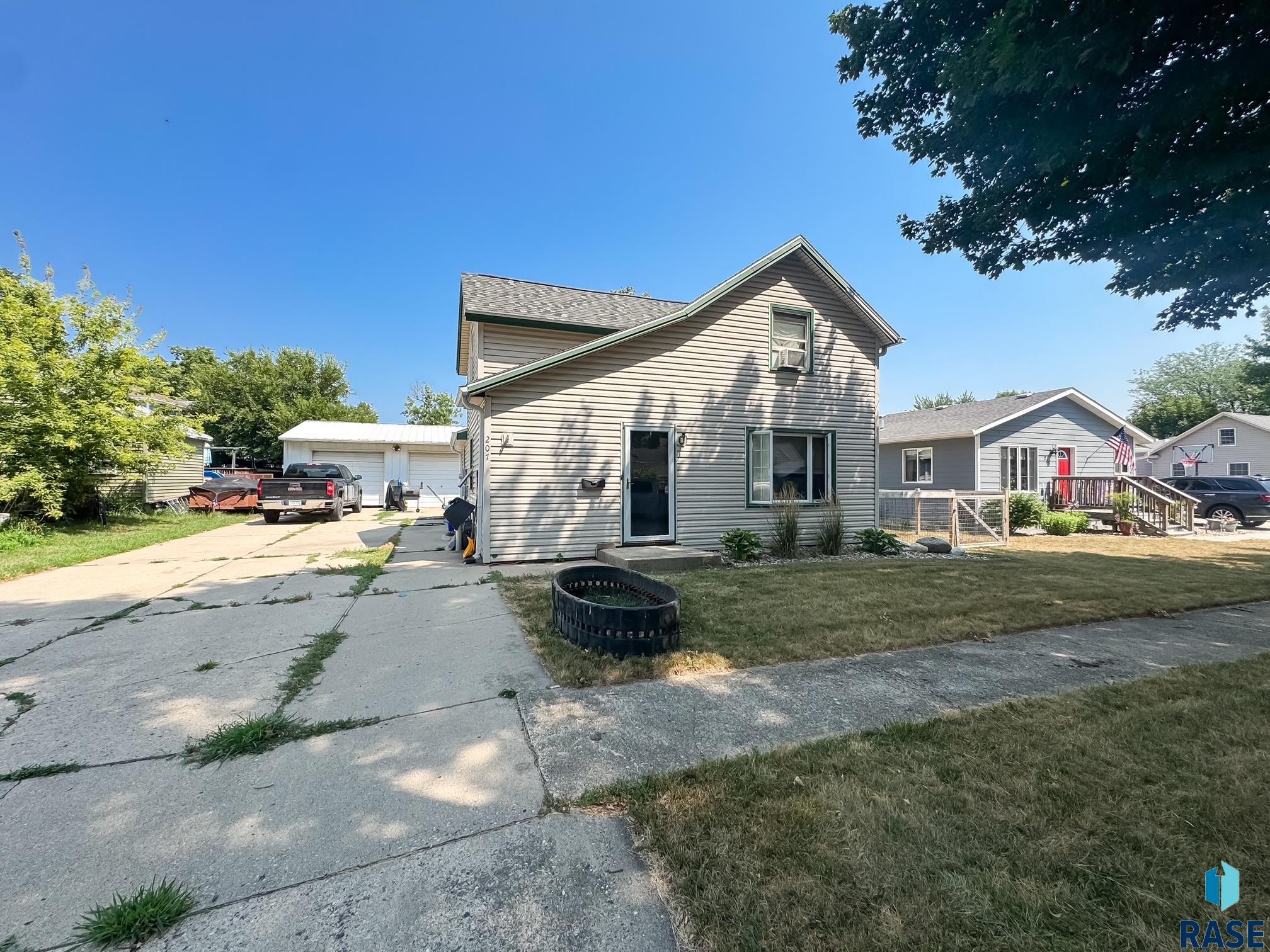 207 E Bishop St