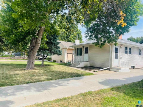Homes For Sale - 404 S Chicago Avenue<br/> Sioux Falls, SD 57103