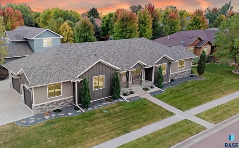 Photo of 6200 S El Dorado Ave, Sioux Falls, SD 57108 (MLS # 22602968)
