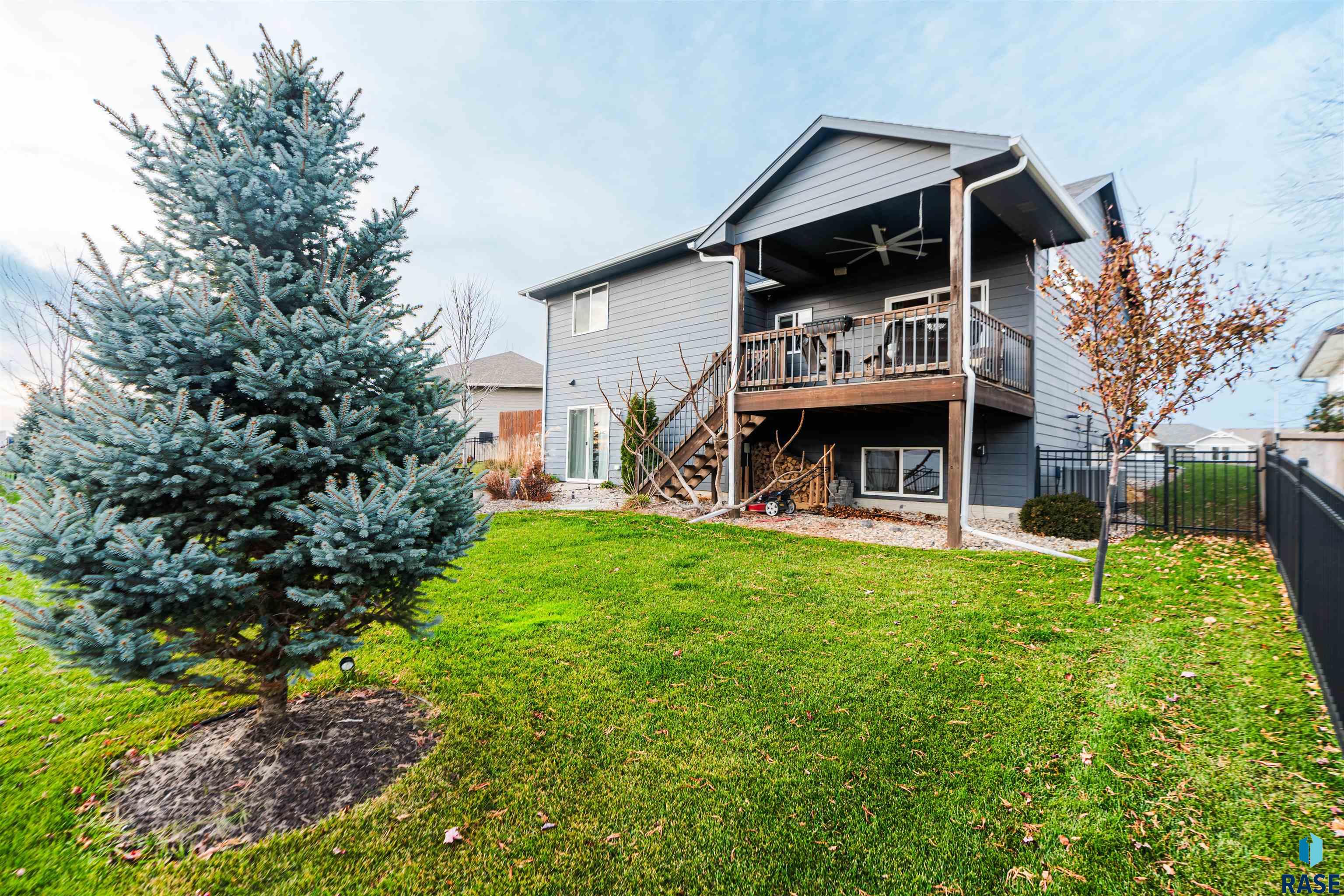 Sioux Falls, South Dakota 57108, United States, 4 Bedrooms Bedrooms, ,3 BathroomsBathrooms,Residential,Pending,245627