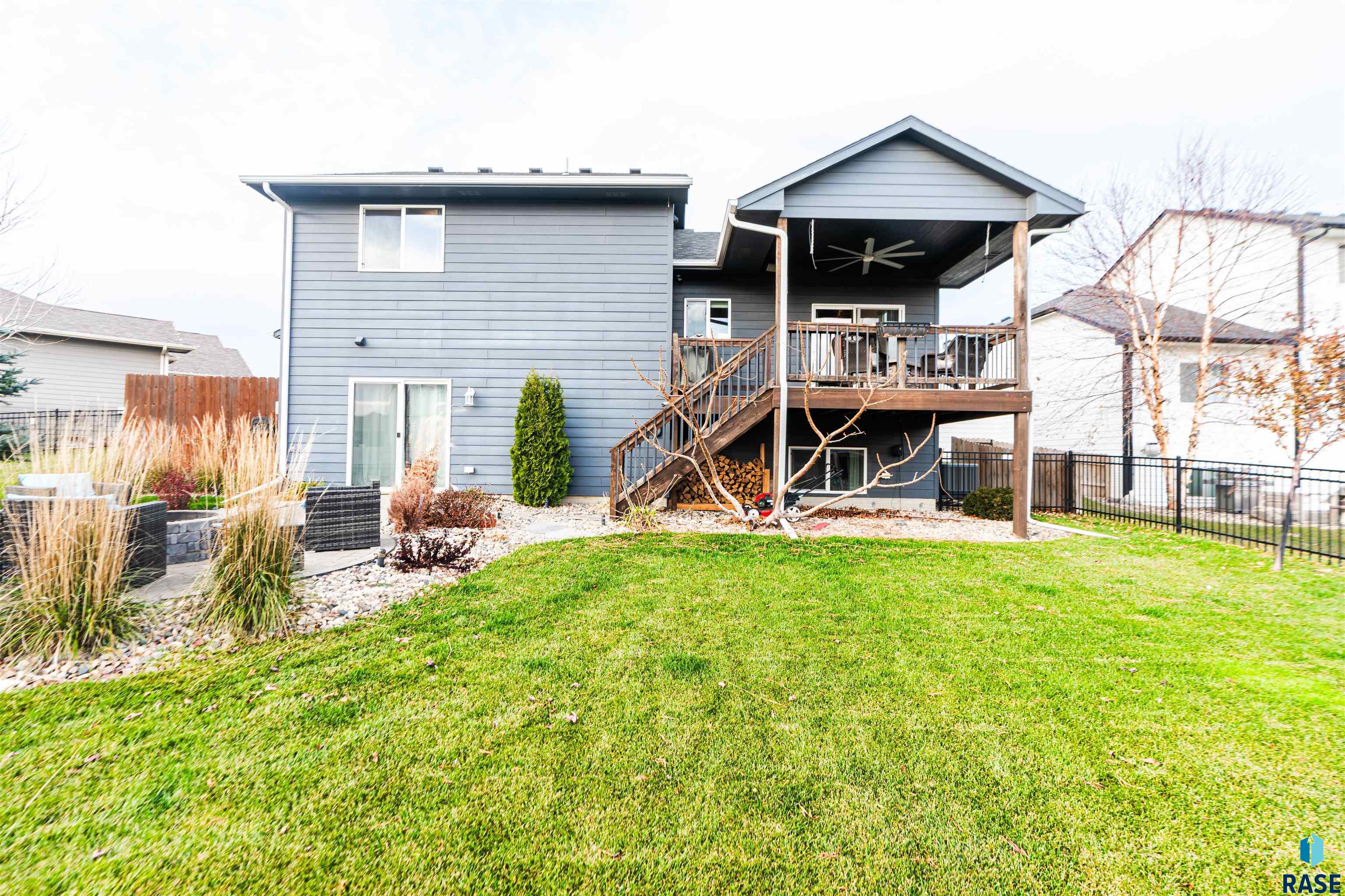 Sioux Falls, South Dakota 57108, United States, 4 Bedrooms Bedrooms, ,3 BathroomsBathrooms,Residential,Pending,245627