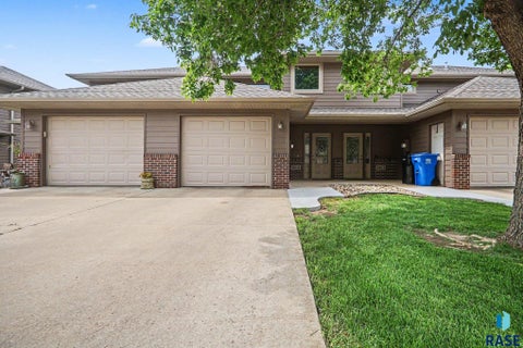 Condo For Sale - 8611 W Grinn Place<br/> Sioux Falls, SD 57106
