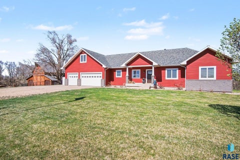 Homes For Sale - 31268 University Road<br/> Vermillion, SD 57069
