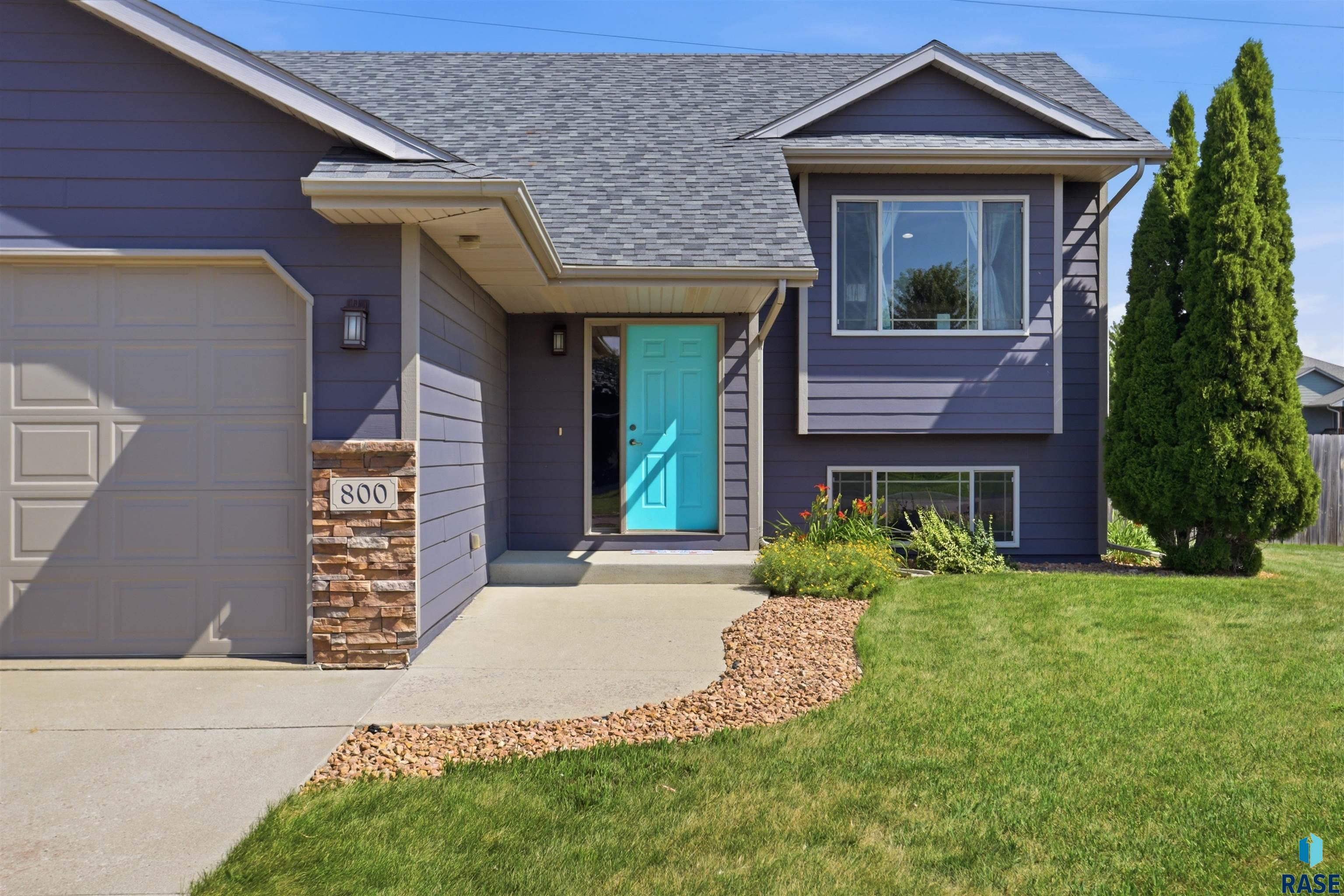 Photo 1 of 22 — 800 Kent St, Harrisburg, SD 57032
